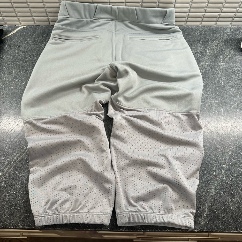 Under Armour Strikezone 1317043 Women's Cropped Fastpitch Softball Pant - Picture 2 of 6